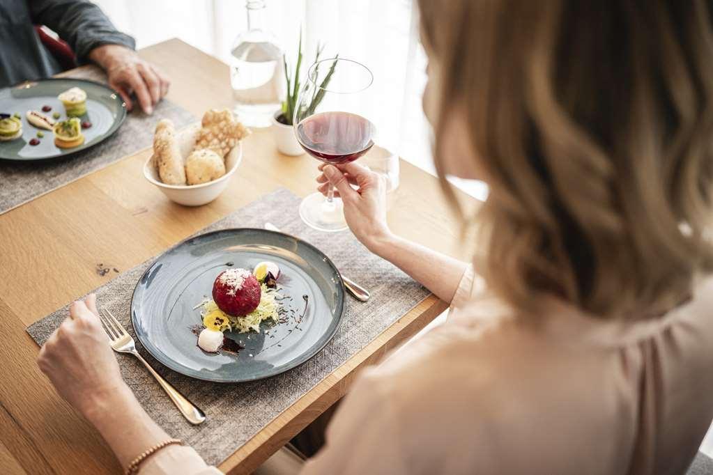 Falkensteiner Hotel & Spa Falkensteinerhof ヴァレス レストラン 写真